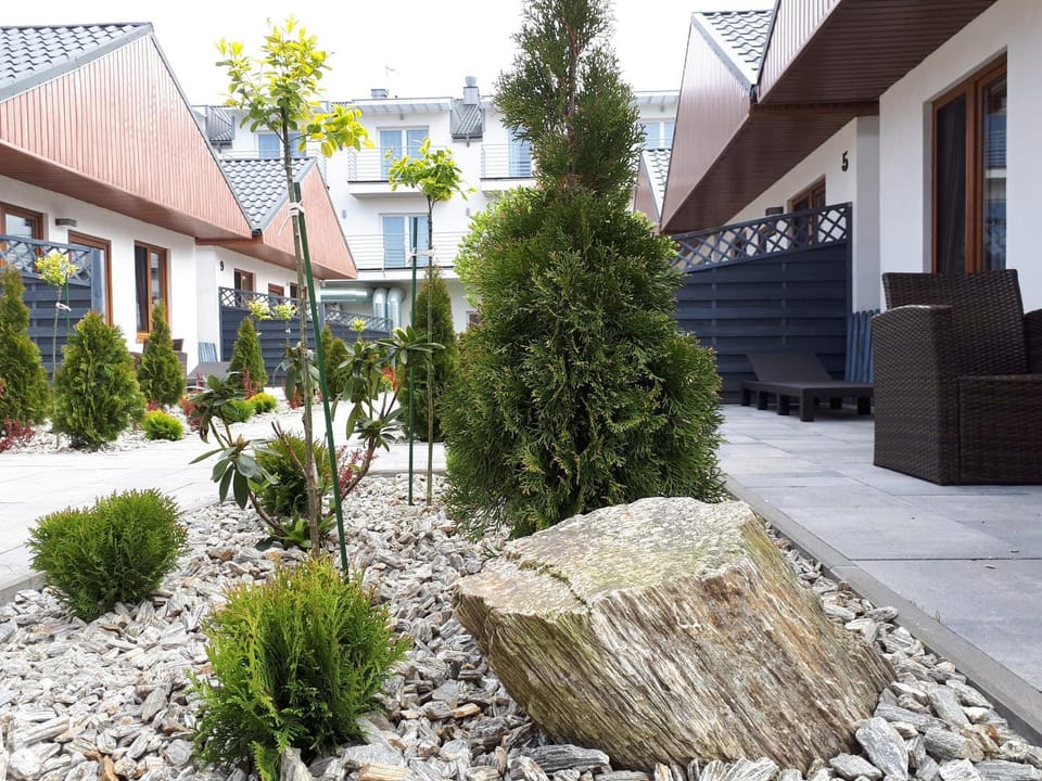 Property building, Facade/entrance, Balcony/Terrace