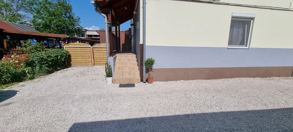 Joy Guesthouse Bed and Breakfast in Siófok
