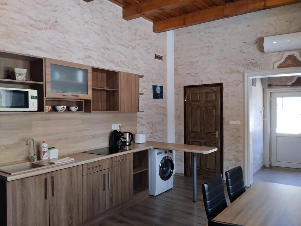Pipacs Apartman Apartment in Slovakia