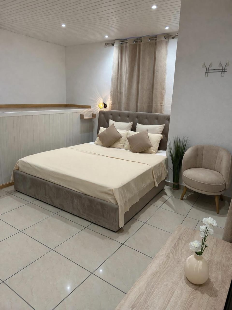 Bed, Night, Bedroom, air conditioner