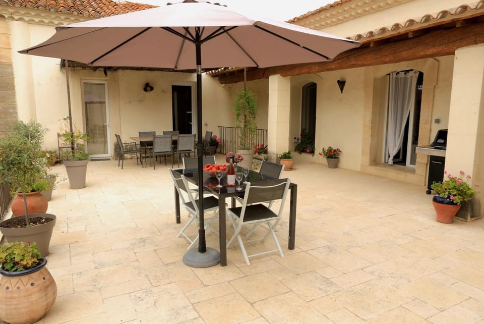 Mas d'Auzières Bed and Breakfast in Arles