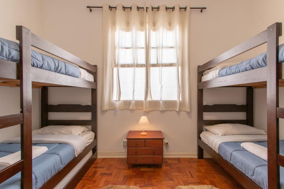 Bedroom, bunk bed