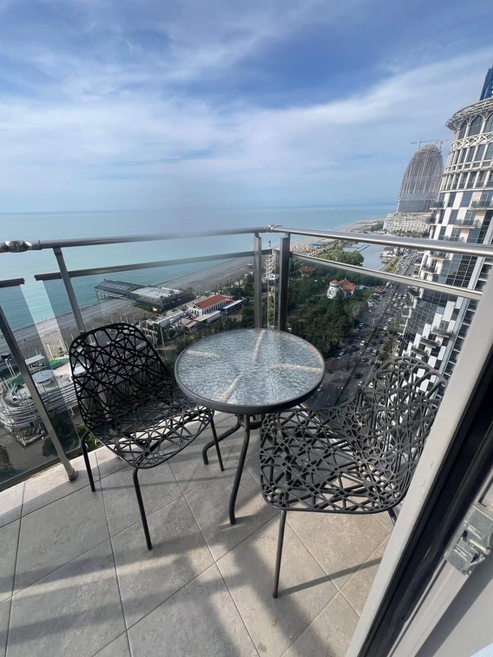 View (from property/room), View (from property/room), Balcony/Terrace, Seating area, City view, Sea view, Sea view