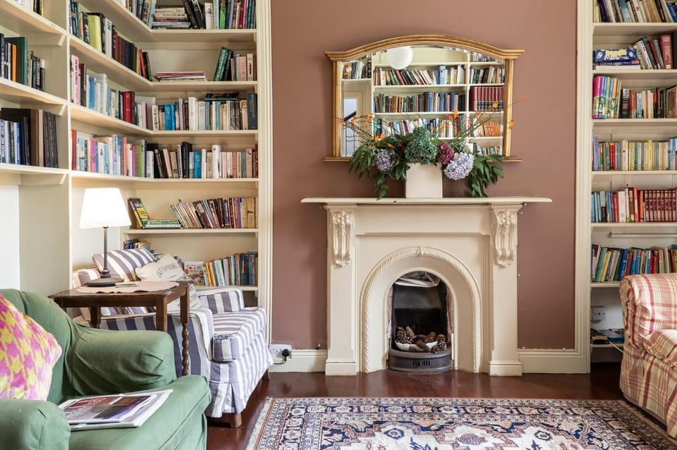 Library, Living room, Seating area