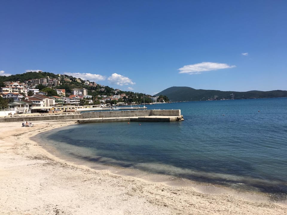 Neighbourhood, Beach