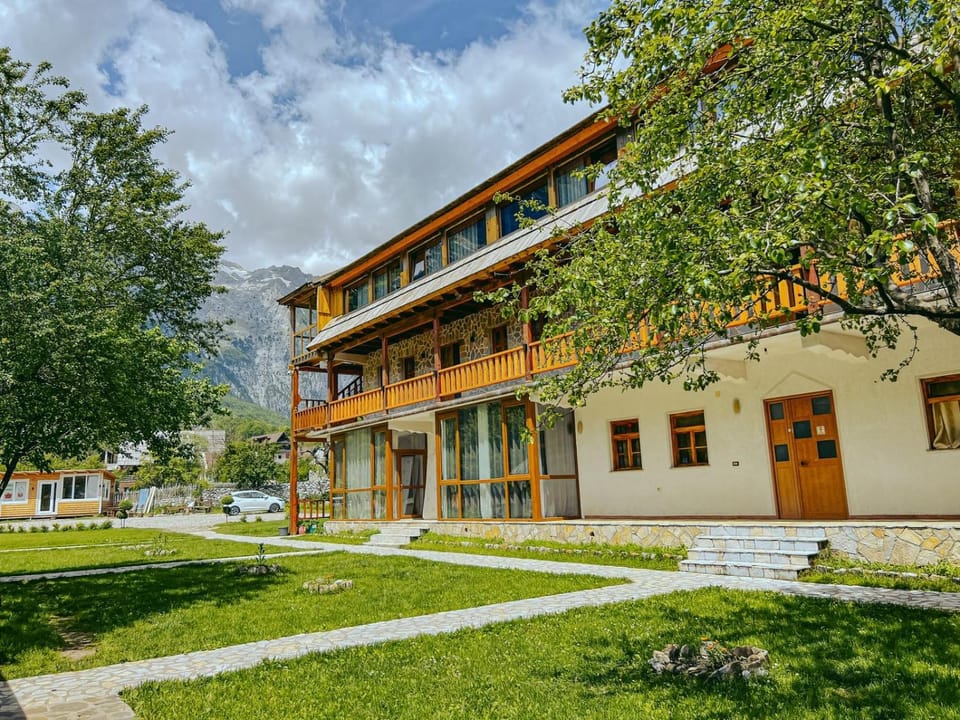 Logu i Harushave Farm Stay in Montenegro