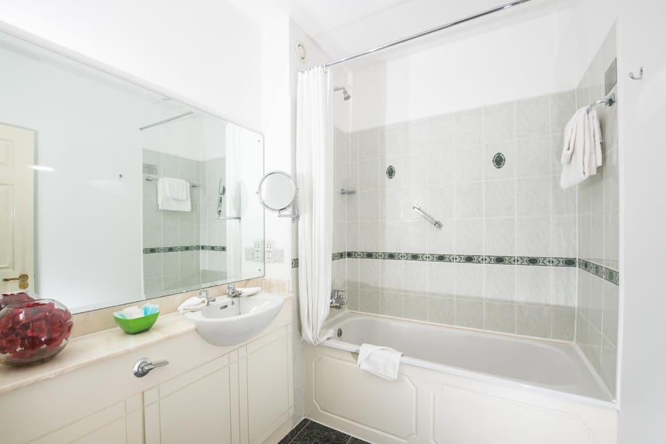 Shower, Bathroom, Bath, towels