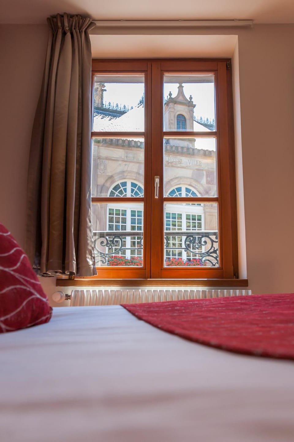 Logis Hôtel De La Cloche Hotel in Grand Est