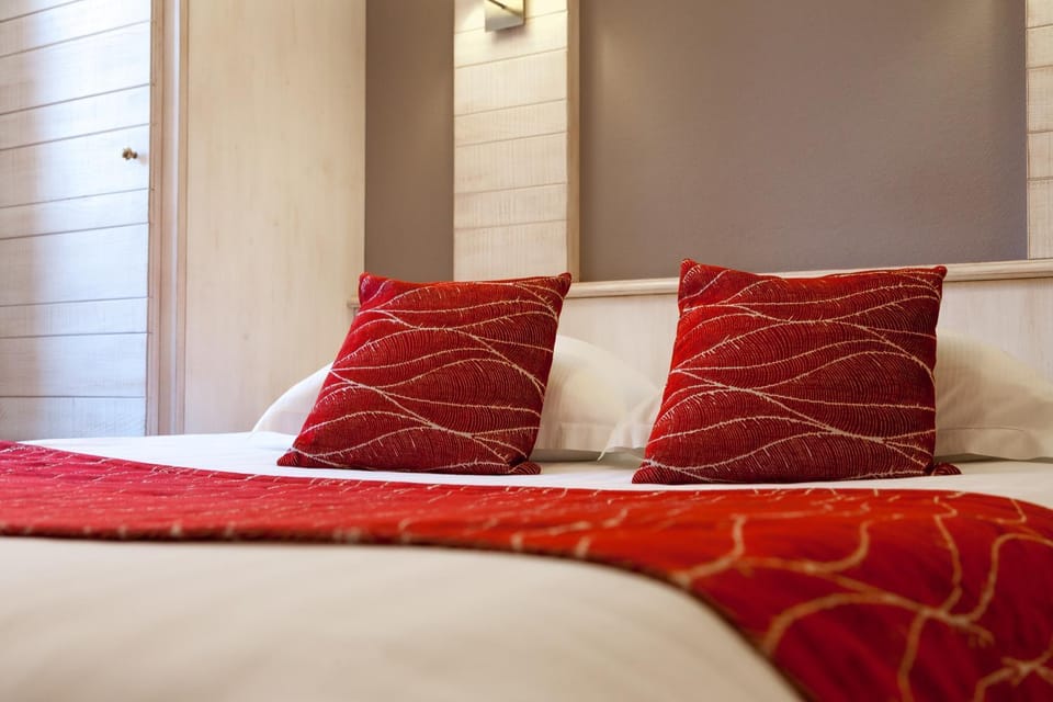 Logis Hôtel De La Cloche Hotel in Grand Est