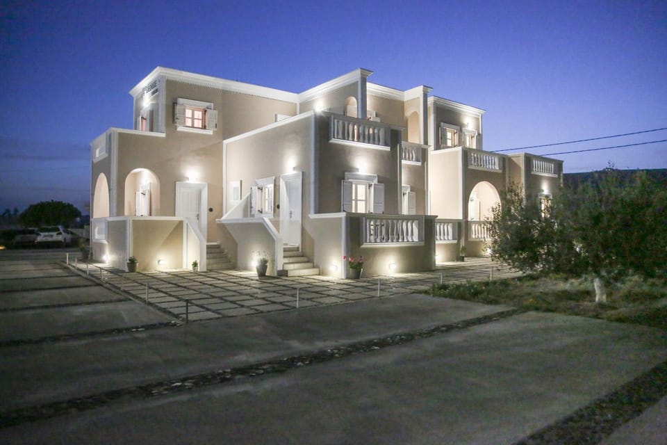 Pension St.George Rooms & Studios Bed and Breakfast in Santorini