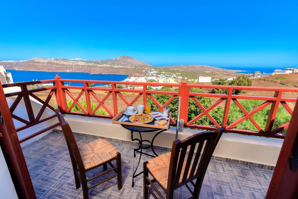 Balcony/Terrace, City view, Garden view, Landmark view, Mountain view, Sea view, Street view, Continental breakfast, Non alcoholic drinks