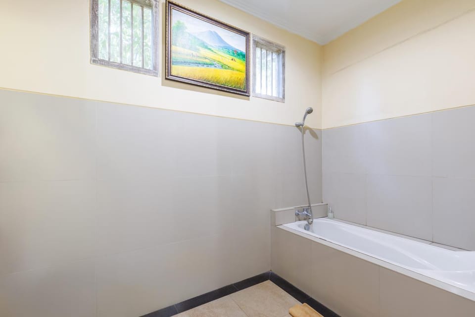 Bathroom, Bath