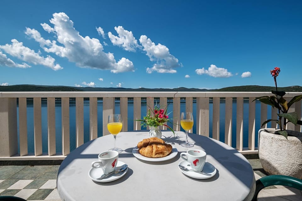 Balcony/Terrace, Sea view, Breakfast