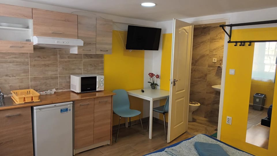 TV and multimedia, Kitchen or kitchenette