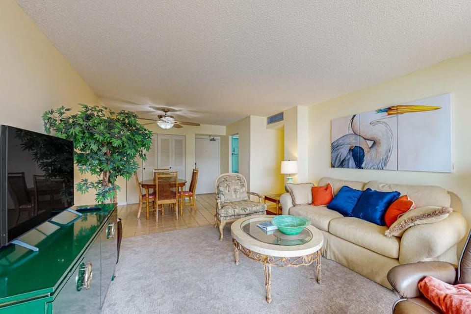 Seaview Court House in Marco Island