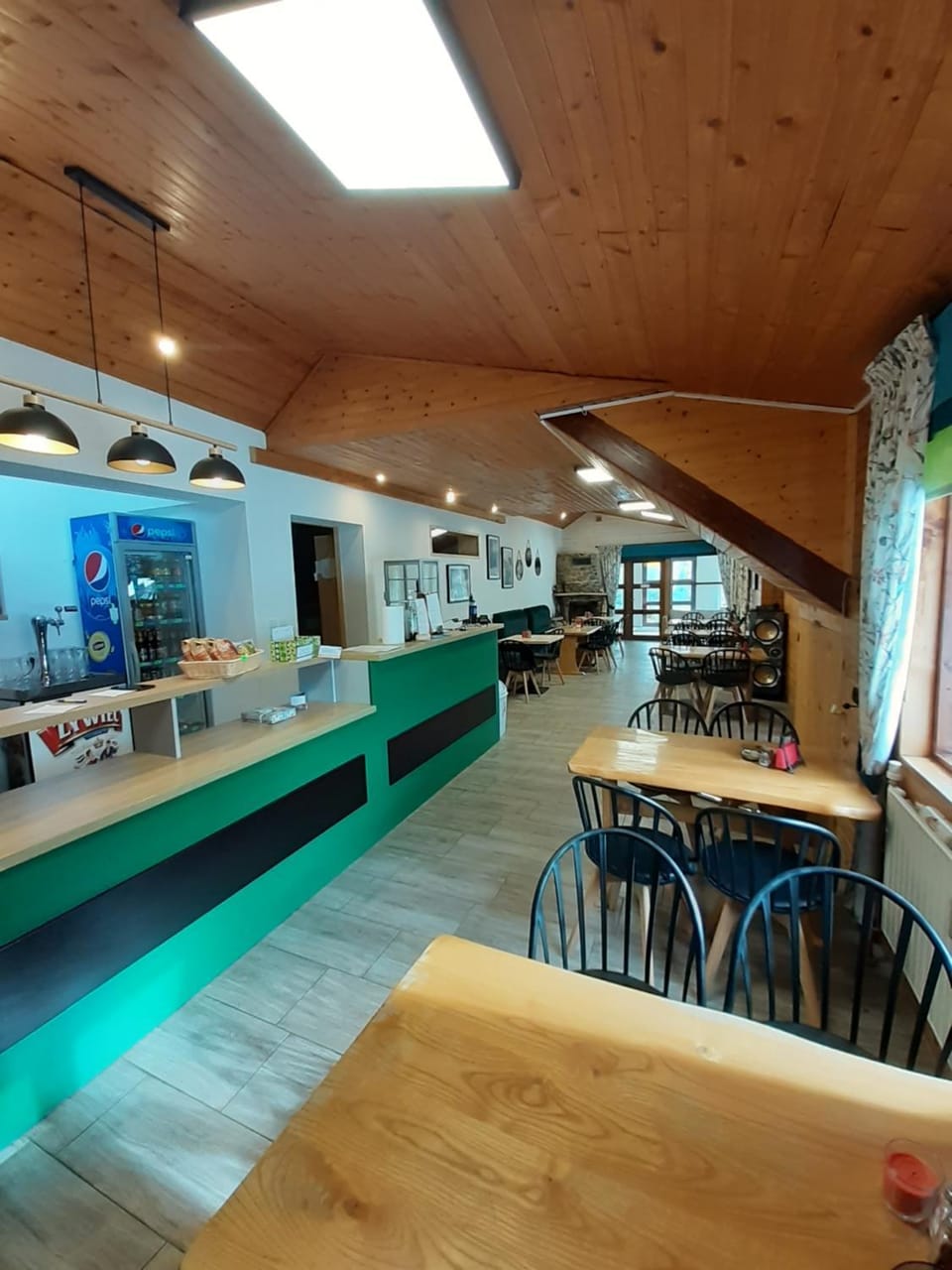 Restaurant/places to eat, Restaurant/places to eat