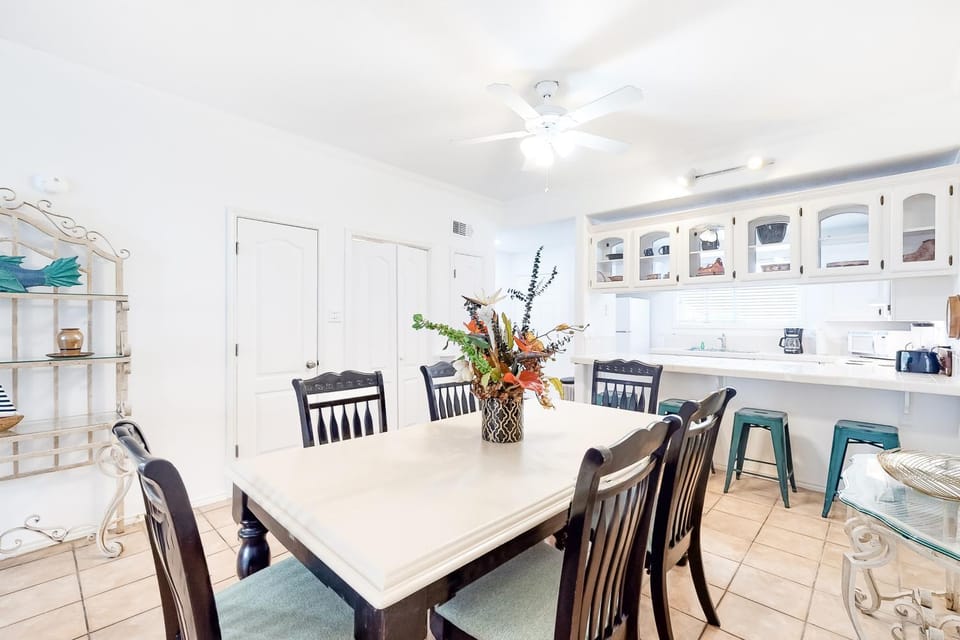 Tropical Breeze Apartment in South Padre Island