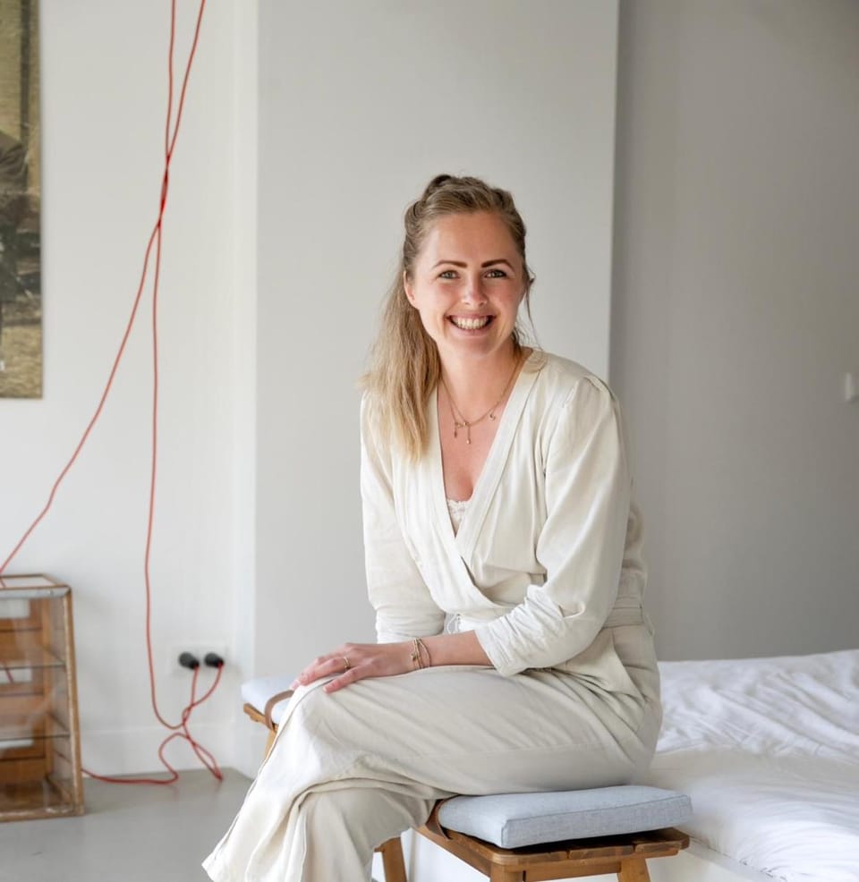Bed, People, Photo of the whole room, Bedroom, Guests