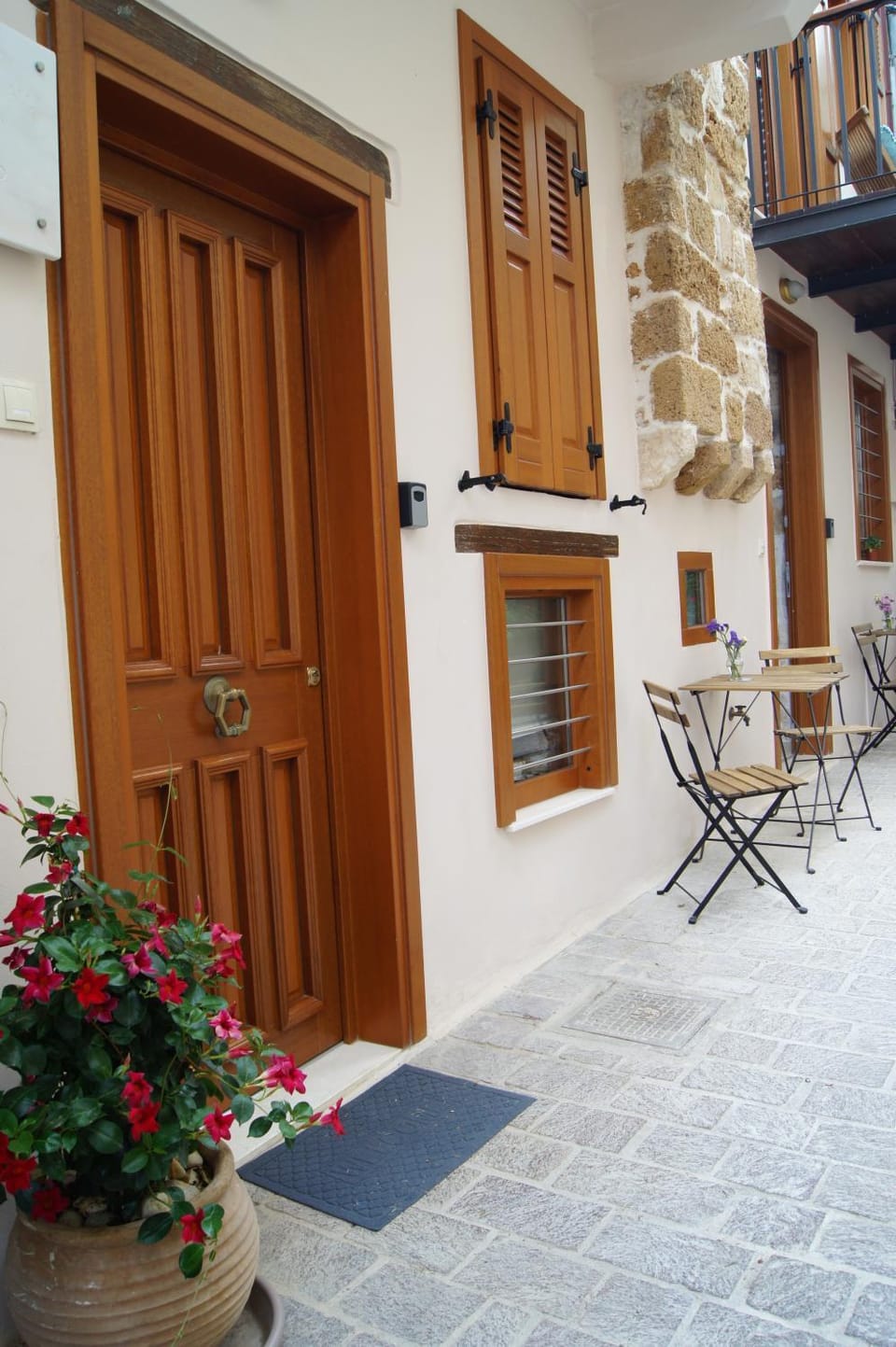 Facade/entrance