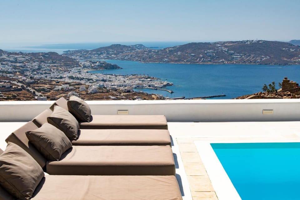 Diles Villas & Suites Mykonos Villa in Mykonos, Mikonos 846 00, Greece