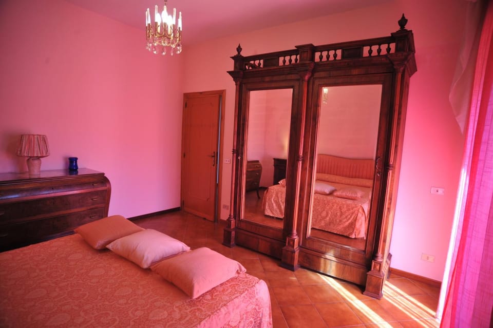 Bed, Photo of the whole room, Bedroom, wardrobe