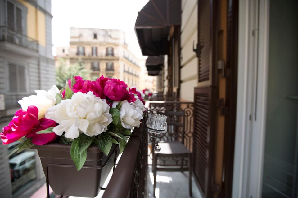 View (from property/room), Balcony/Terrace, City view, Landmark view, Street view, Quiet street view