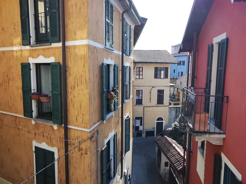 Day, Neighbourhood, City view, Street view, Location