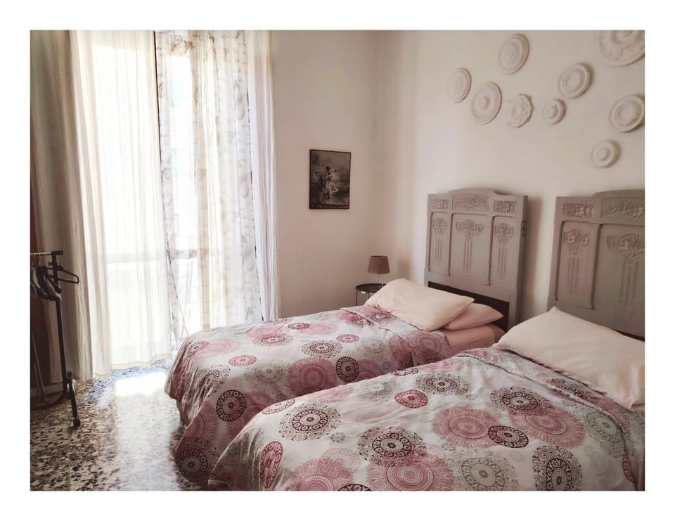 Intra14 House in Intra