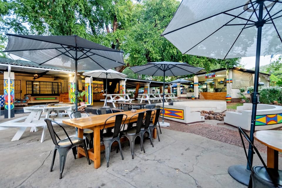 Property building, Restaurant/places to eat