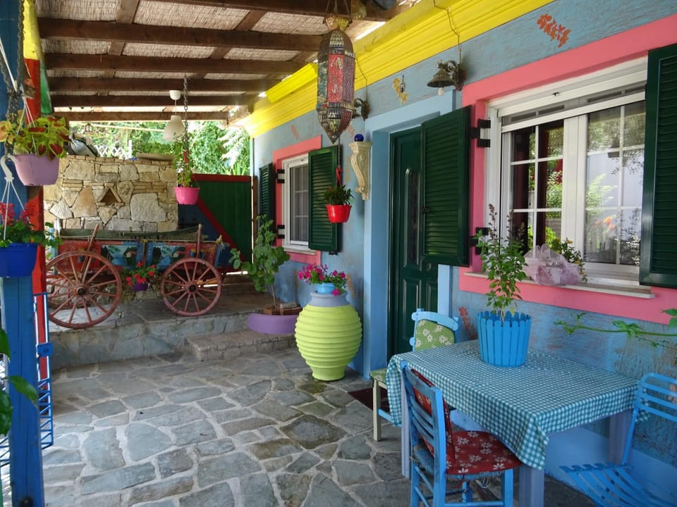 Patio, Facade/entrance
