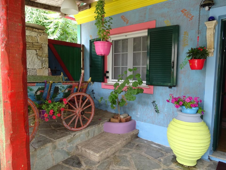 Patio, Facade/entrance