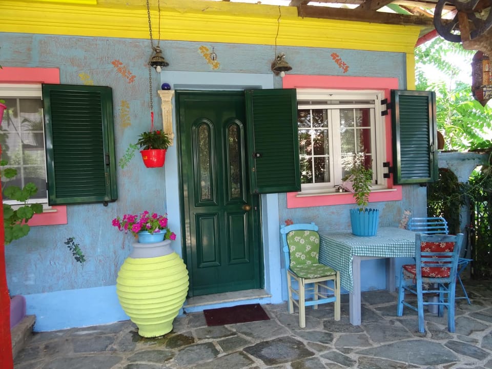 Patio, Facade/entrance