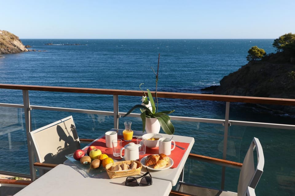 Balcony/Terrace, Food and drinks, Sea view, Buffet breakfast