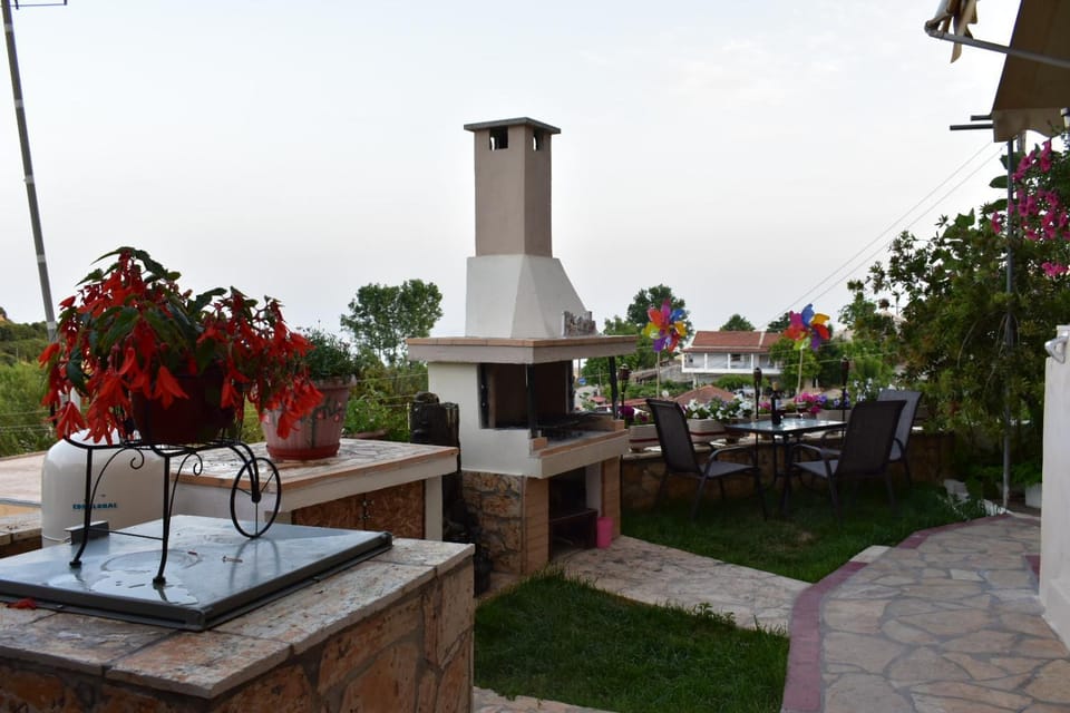 Patio, BBQ facilities