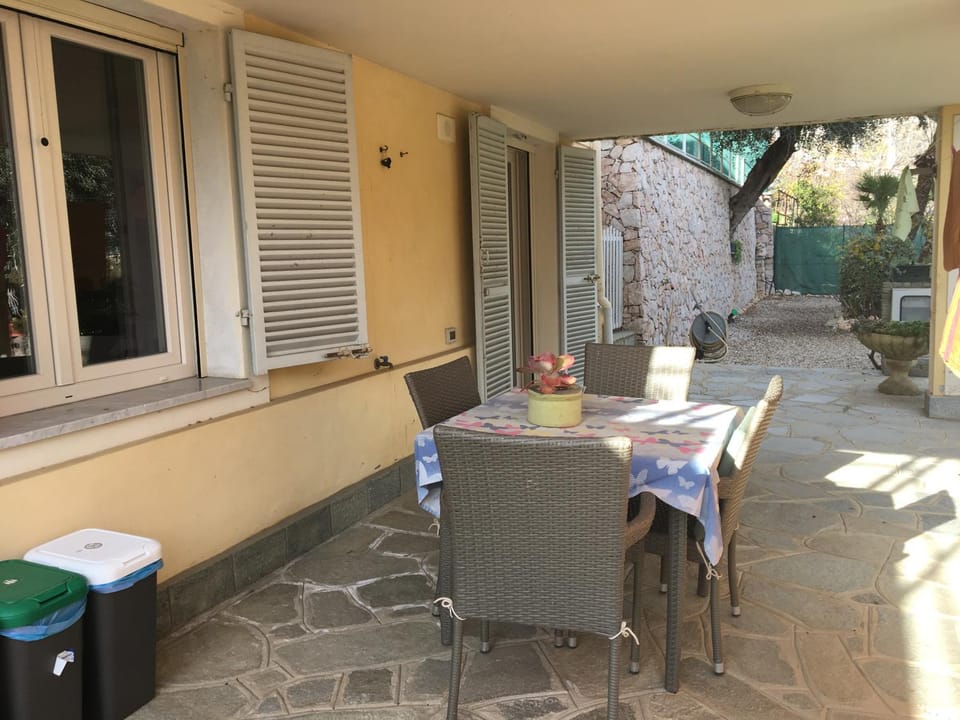 Patio, Facade/entrance, Garden, Garden view