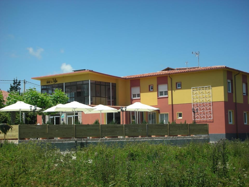Property building, Day