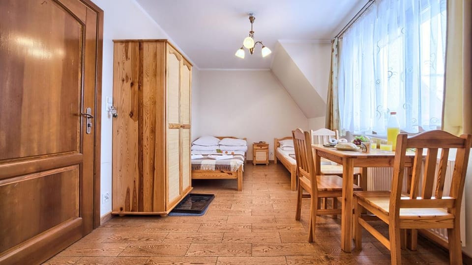 Bed, Living room, Photo of the whole room, Seating area, Dining area, Bedroom, wardrobe