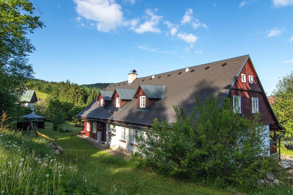 Chalupa Zuzánek 50 House in Lower Silesian Voivodeship