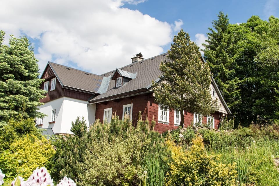 Chalupa Zuzánek 50 House in Lower Silesian Voivodeship