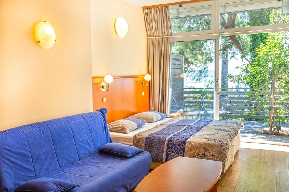Bed, Balcony/Terrace, Photo of the whole room, Bedroom