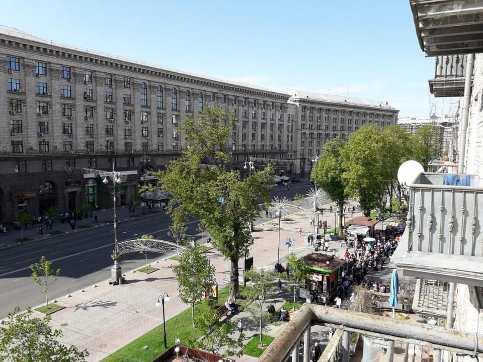 City view, Street view