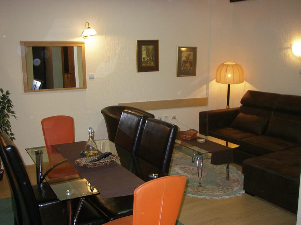 Living room, Seating area, Dining area