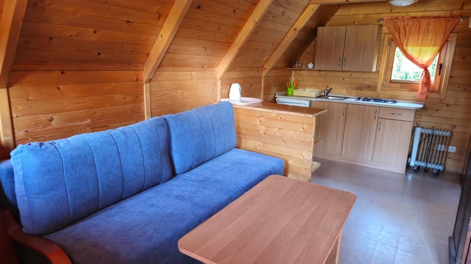 Property building, TV and multimedia, Seating area, kitchen