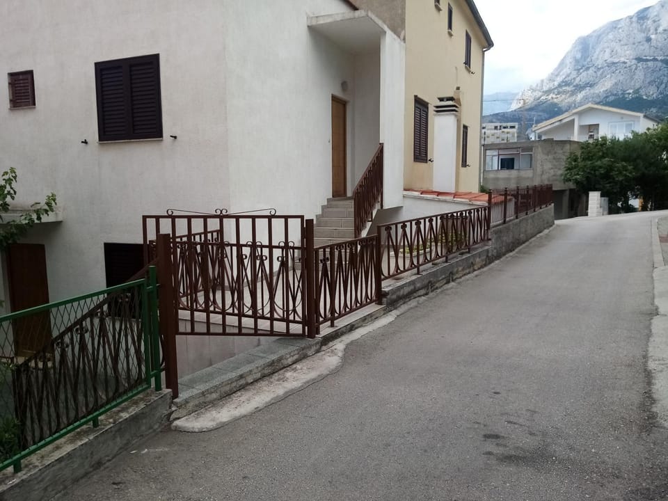 Property building, Facade/entrance