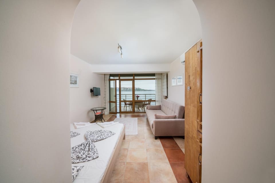 Living room, Bedroom