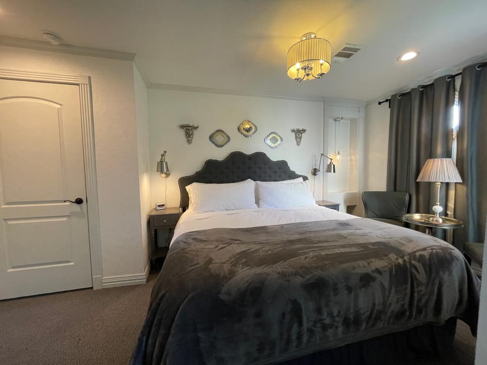 Houston Towers Inn, Adults-Only, Downtown, Med Ctr, NRG Bed and Breakfast in Houston
