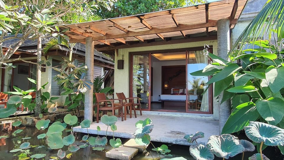 Patio, Facade/entrance