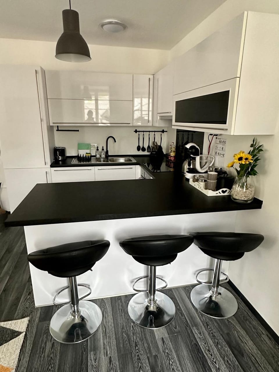 Kitchen or kitchenette, Dining area, pet friendly