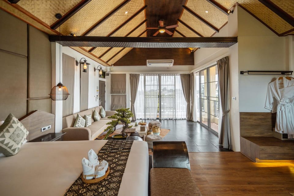 Seating area, Bedroom
