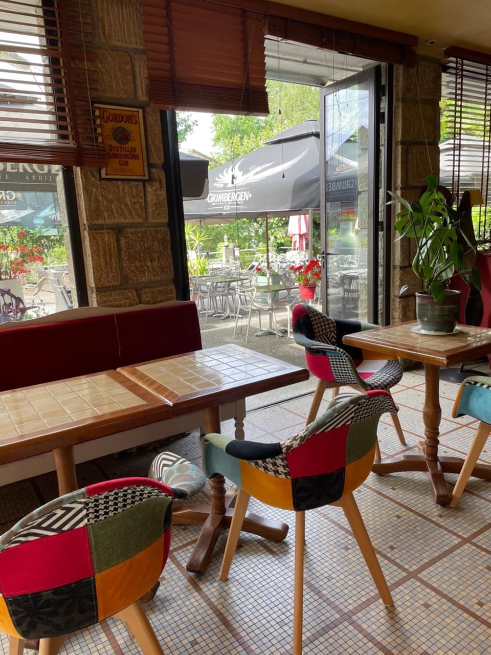Patio, Lounge or bar